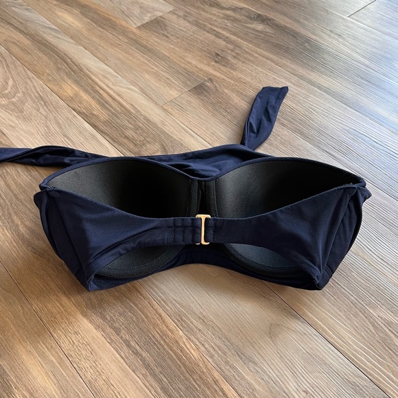 Athleta 32D/DD Underwire Halter Neck Bikini Top Navy Swimsuit Swimwear - Picture 2 of 6